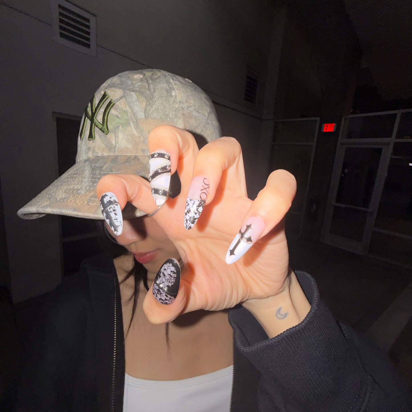 Goth GF Clip-on Nails