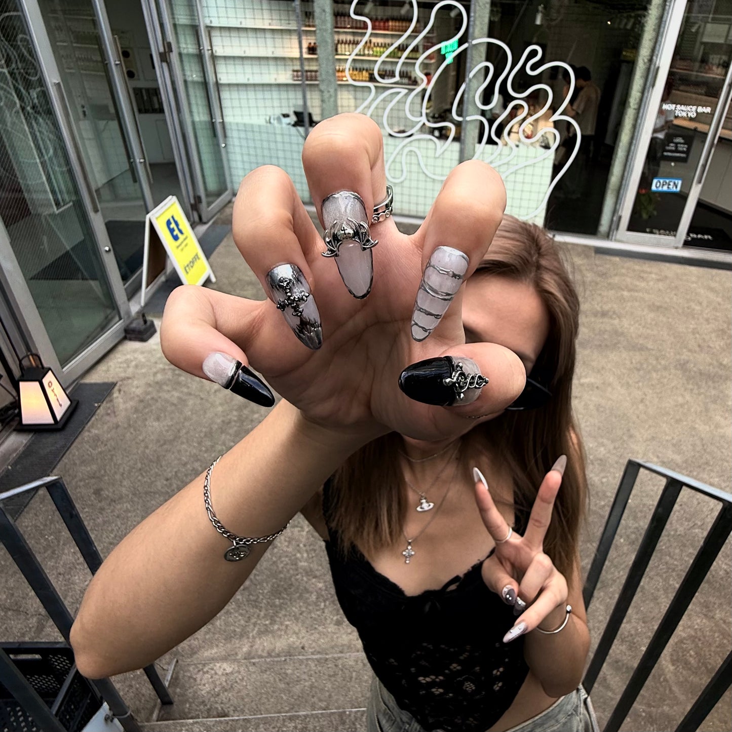 Chrome Witch Clip-on Nails