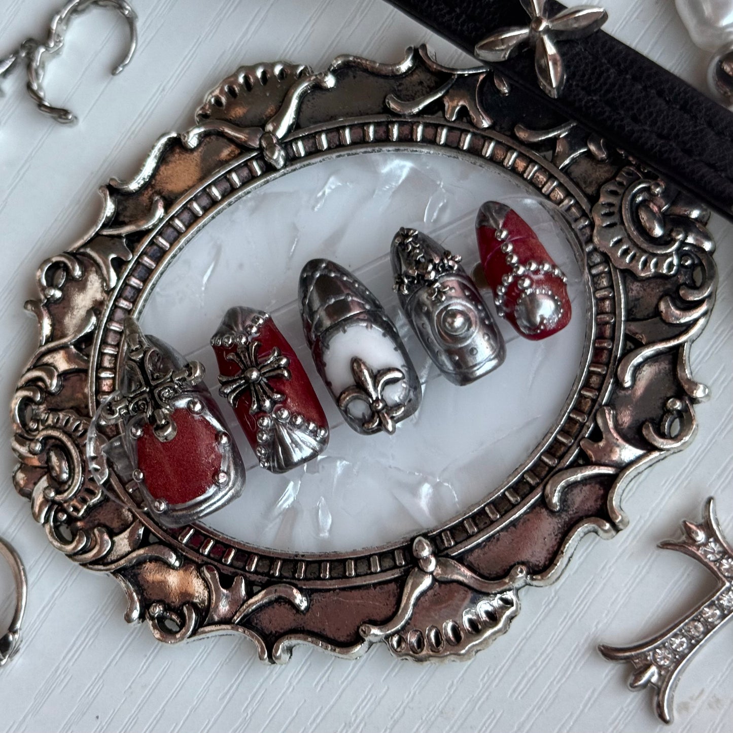 [HOLIDAY SPECIAL] Vampire Slayer Nails