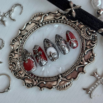 [HOLIDAY SPECIAL] Vampire Slayer Nails