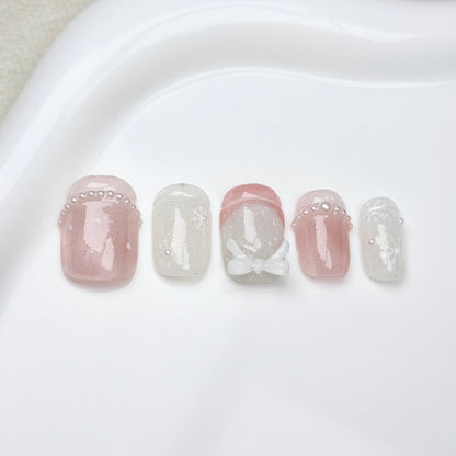 Soft Snow Nails