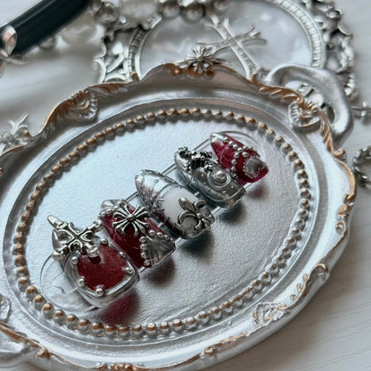 [HOLIDAY SPECIAL] Vampire Slayer Nails