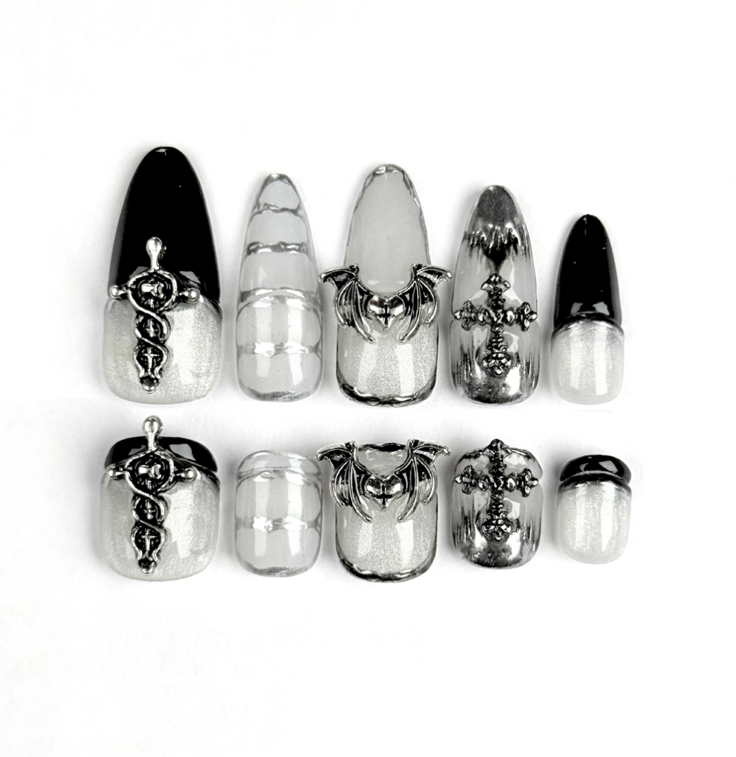Chrome Witch Clip-on Nails